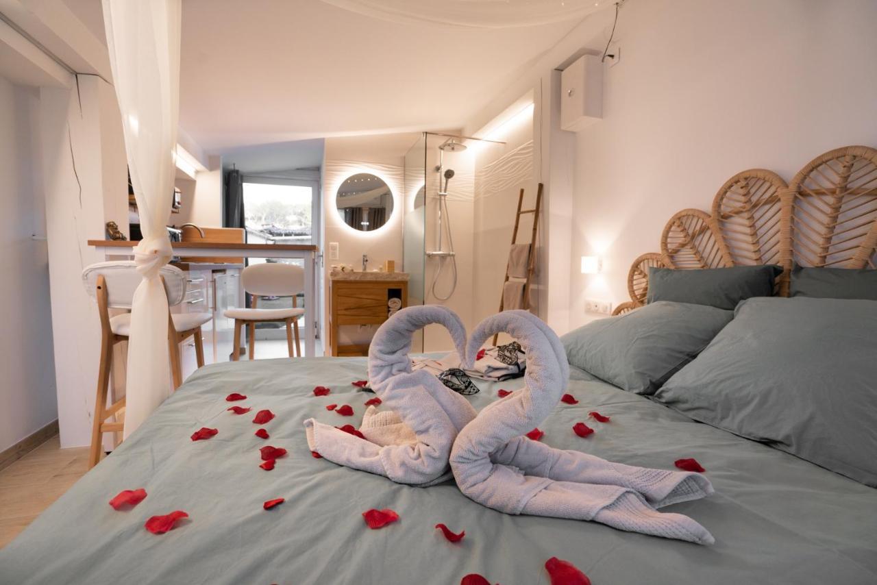 Lovina Chambre De Charme Avec Jaccuzi Velaux Dış mekan fotoğraf