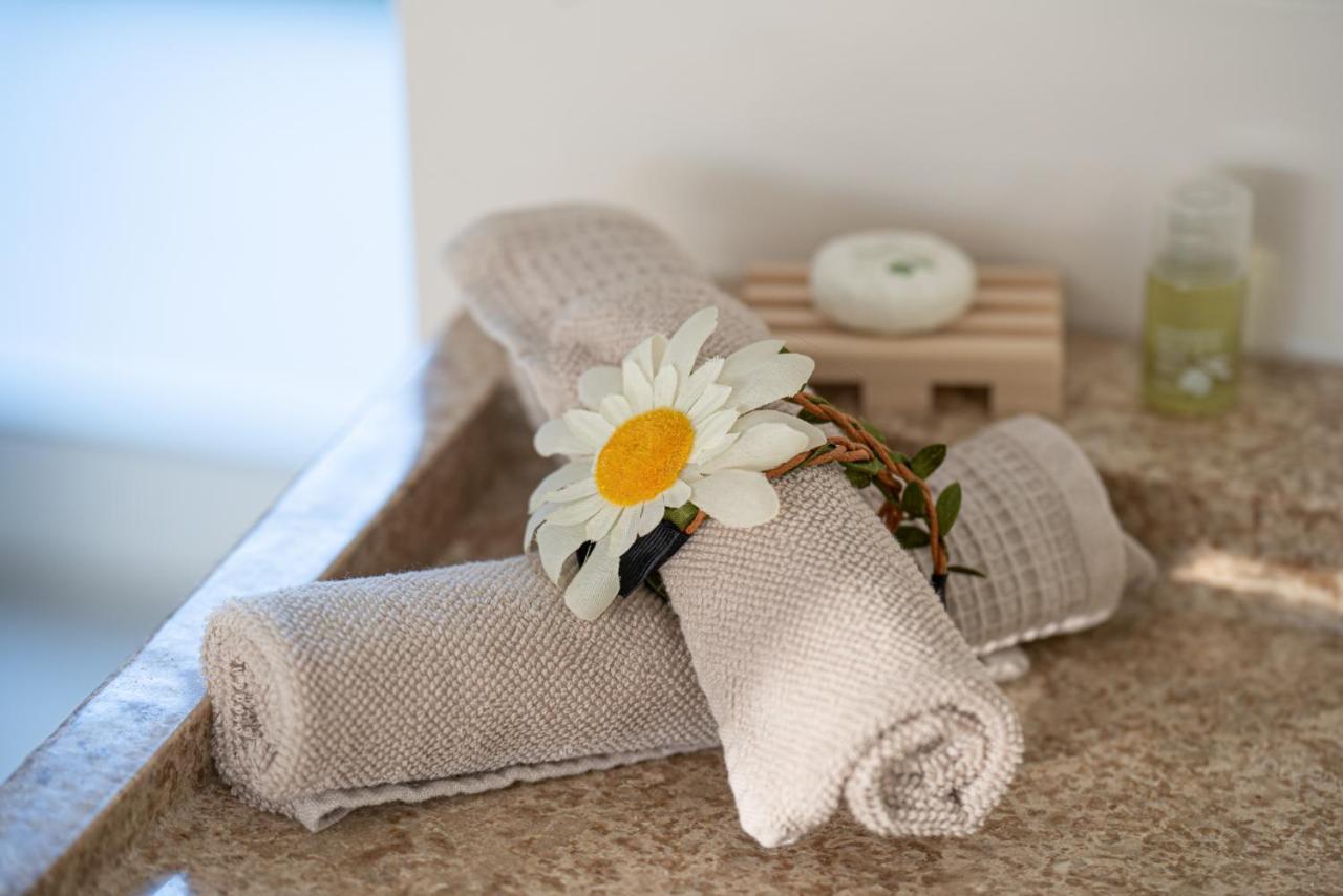 Lovina Chambre De Charme Avec Jaccuzi Velaux Dış mekan fotoğraf